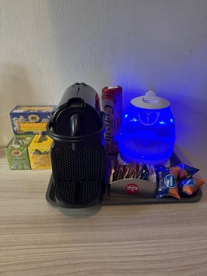 Coffee and/or coffee maker - Elegant apartment close to the center (Milano)