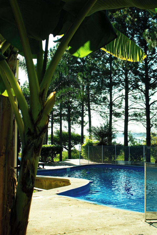 Pool - House on the lake, total relaxation with everything you need, 10' from Concordia. (Concordia)