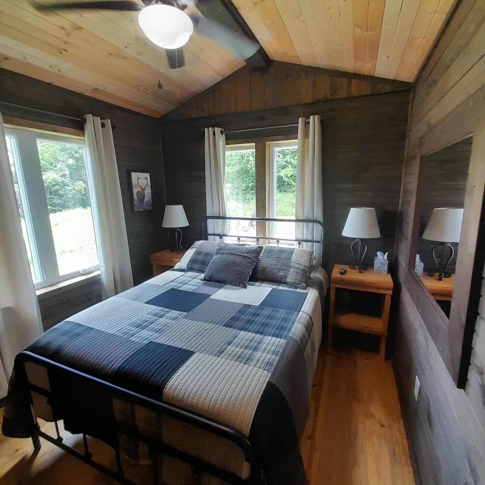 2 bedrooms, bed sheets
