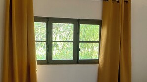 Unclassified image, 3 of 9, button - Charming wooden house (Auffargis)