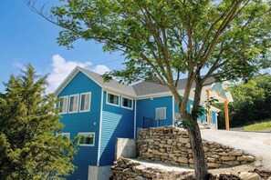 Exterior - Blue Haven -Private Heated Pool from April 18, Hot tub, Spa, EV, Wheel Chair (Branson)