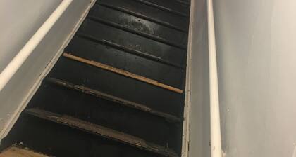 Cozy 1-bedroom house in enjoyable Fort Wayne with WiFi, AC