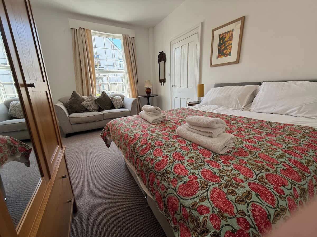 4 bedrooms, iron/ironing board, travel cot, WiFi