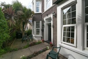 Exterior - Vale house Family Home in Central Llandudno (Conwy Principal Area)