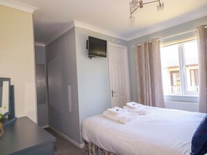 3 bedrooms, individually decorated, individually furnished, free WiFi