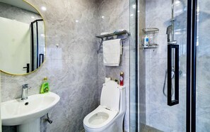 مناشف، صابون، ورق حمّام