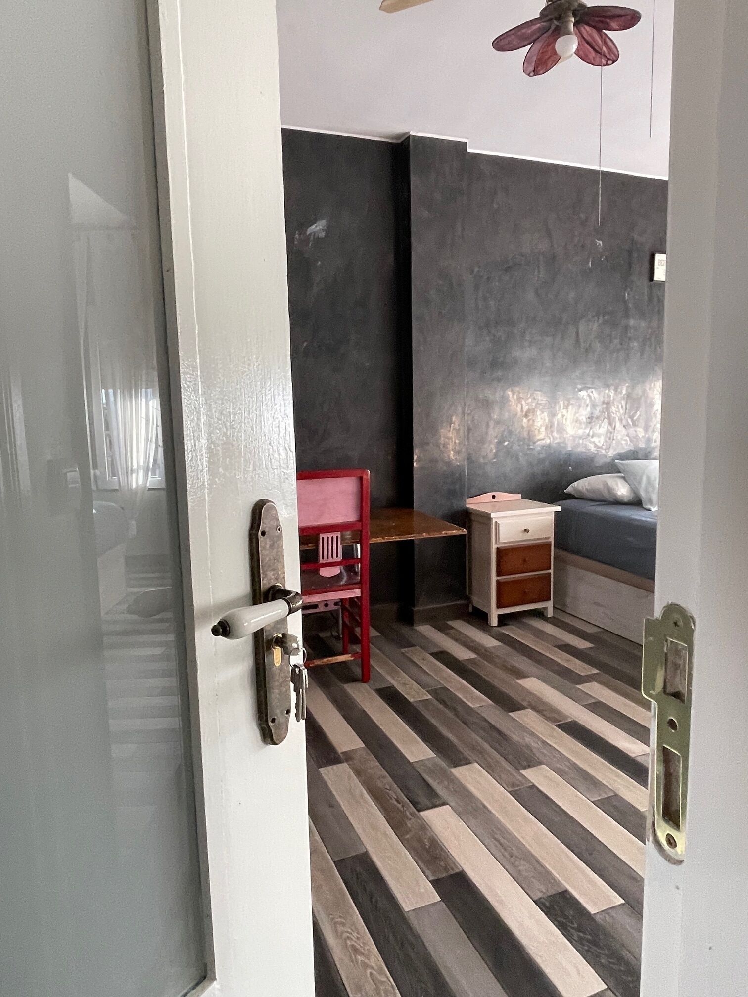 3 chambres, bureau, Wi-Fi gratuit, draps fournis