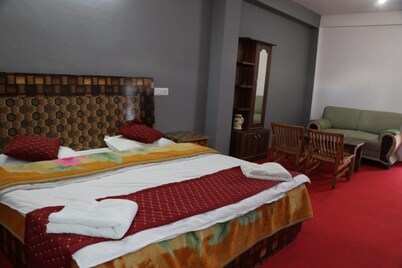 Hotel Sangla Retreat