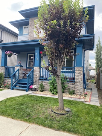 Exterior. Blue Kuti B&B