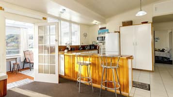 Fridge, microwave, dishwasher, toaster
