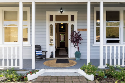 Haere Mai Reefton Heritage Holiday Home