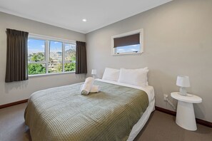 2 quartos, ferros/tábuas de passar roupa, Wi-Fi, roupa de cama