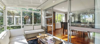 Bell Cottage - Oakura Holiday Home