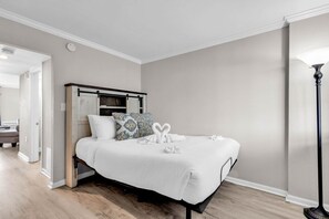 1 bedroom, iron/ironing board, bed sheets - Bluewater Resort 310 (Myrtle Beach)