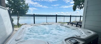 Hot tub on water, 5min HITS, 20mi to Hunter skiing