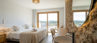 OSTALEA Boutique Rural House with Jacuzzi, near the beach and medieval villages.