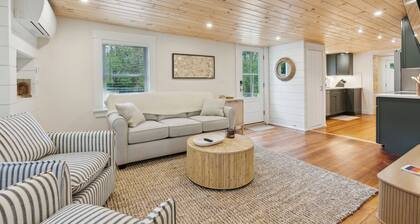 Walk to Dock Square, 1.2 Mi to Gooch's Beach, Hot Tub -- Pine Tree Place