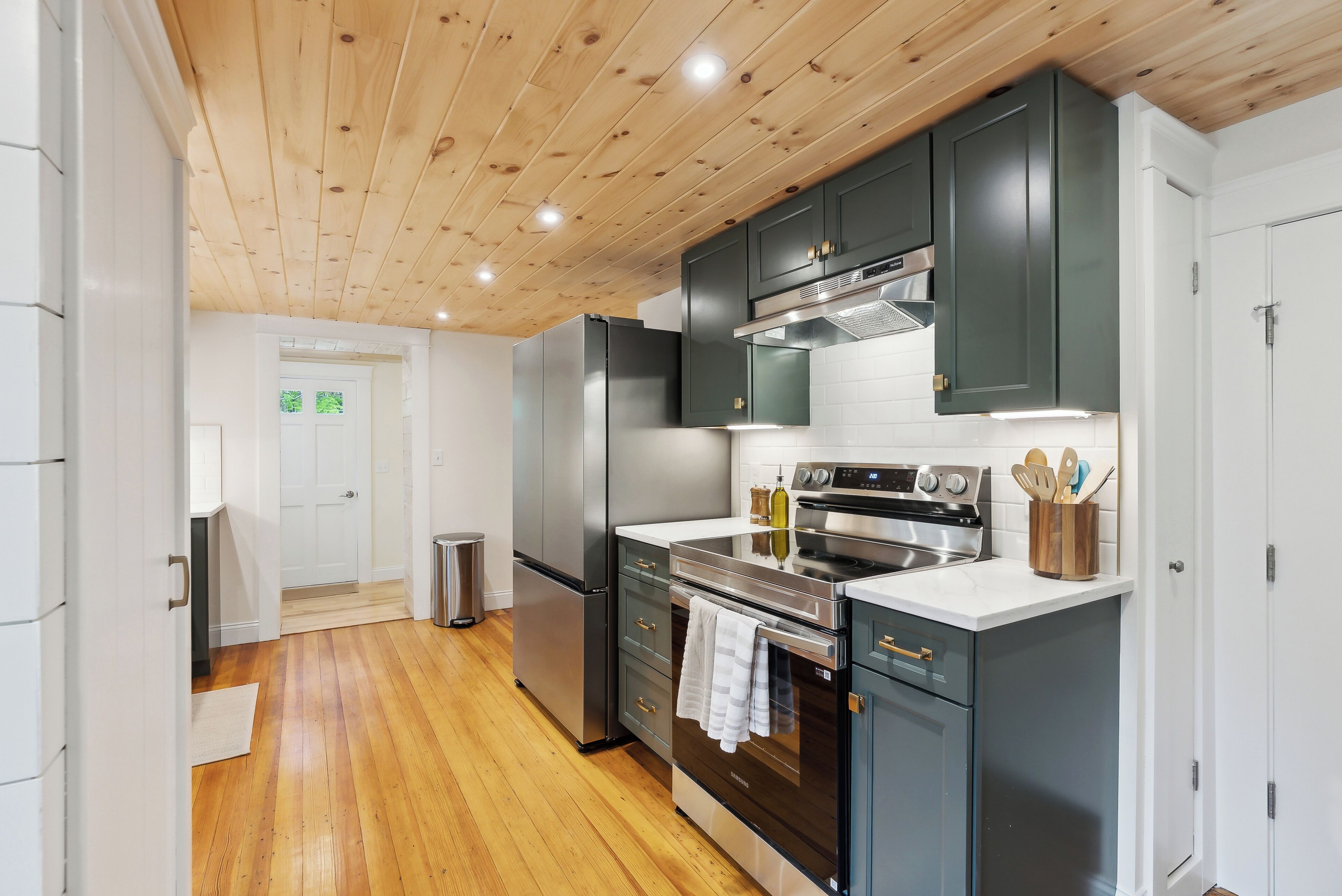 Mikrowelle, Ofen, Herdplatte, Geschirrspüler