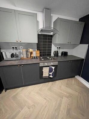 Fridge, microwave, oven, stovetop