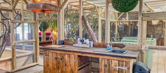 NEW Couples Hideaway | Puppy Lounge & Horse Views