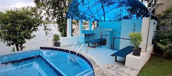 MyH-LAKE Front PVT Serviced VILLA with STAFF, Free Breakfast, 40 min Capital