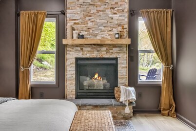 Romantic Getaway in Ellicottville Close to Everything!