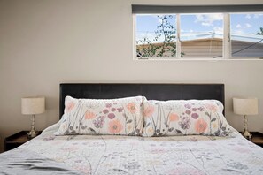 Desk, iron/ironing board, free WiFi, bed sheets