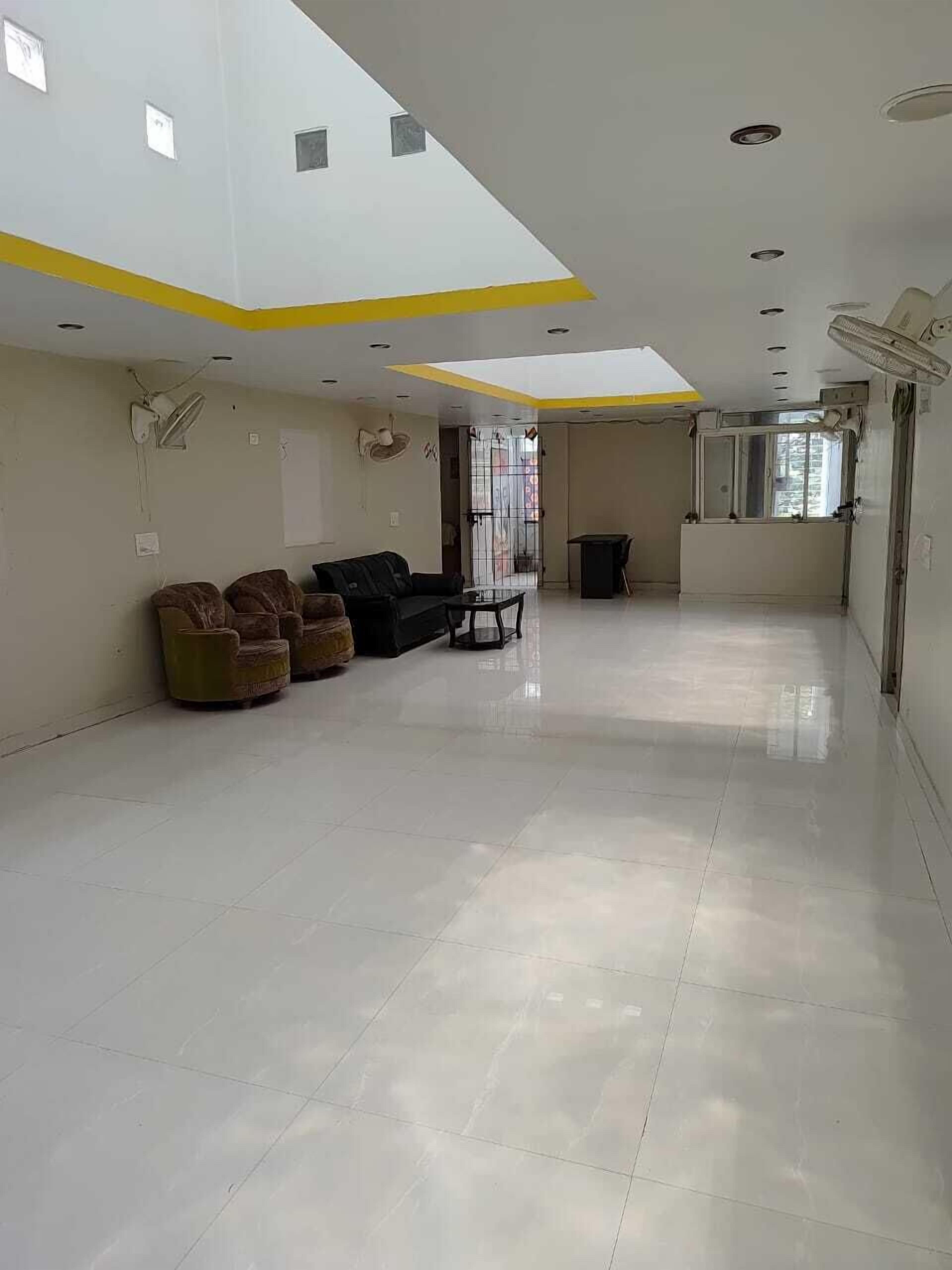 Basic Room, 1 Bedroom | Living area | 32-inch LED TV with digital channels