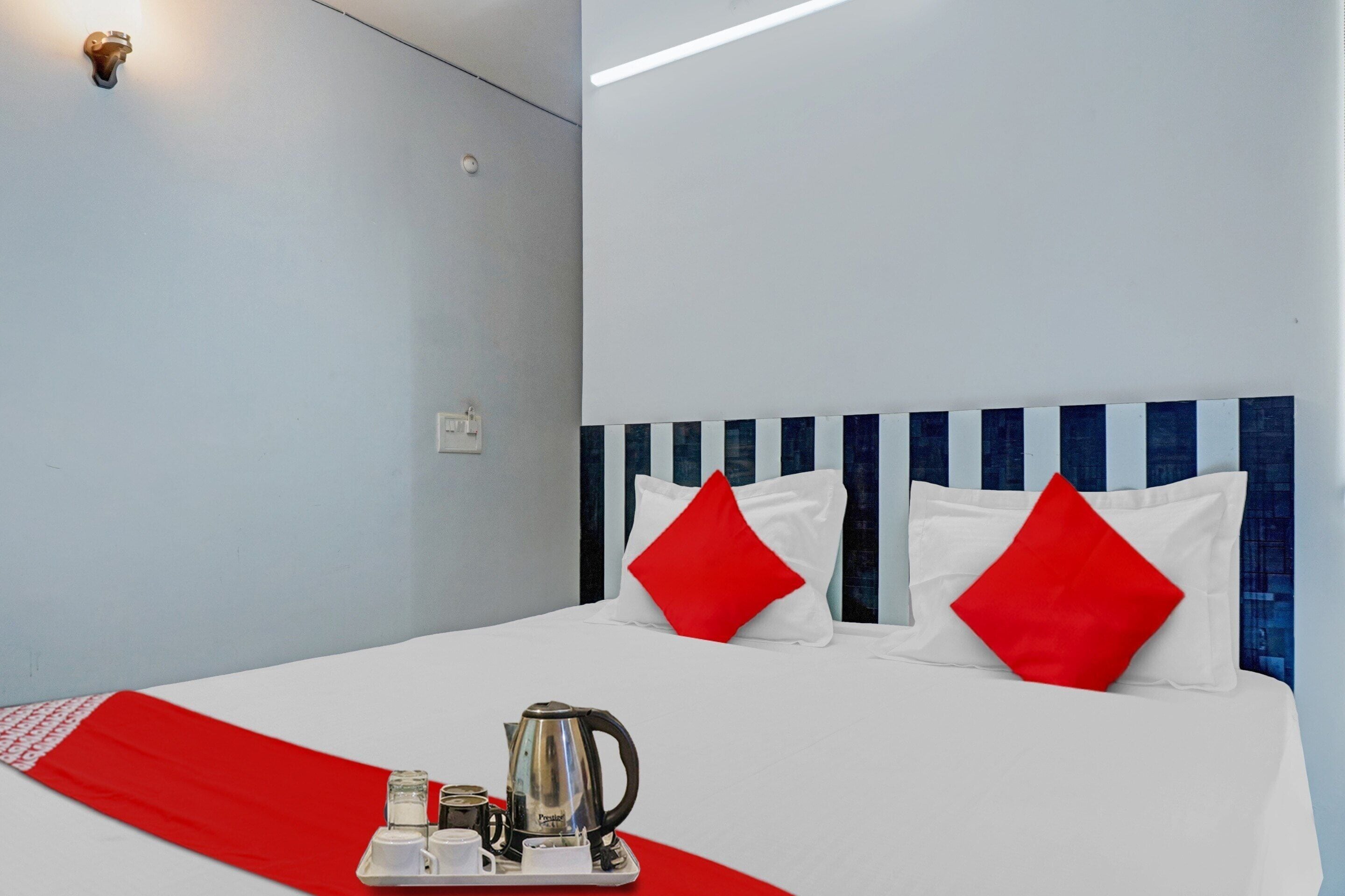 Sengetøy av topp kvalitet, memory foam-senger og skrivebord