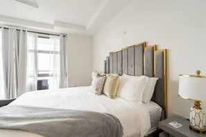 3 chambres, fer et planche à repasser, Wi-Fi, draps fournis