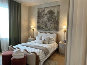 3 bedrooms, iron/ironing board, WiFi, bed sheets - Monthly Rentals - A Stylish Nashville Rooftop Retreat, Minutes from Broadway! (Nashville)