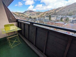 Property grounds - 4-person apartment with balcony and beautiful view (Mont-Dore)