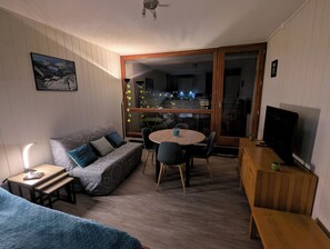 Interior - 4-person apartment with balcony and beautiful view (Mont-Dore)
