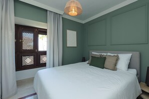 3 chambres, fer et planche à repasser, Wi-Fi gratuit, draps fournis