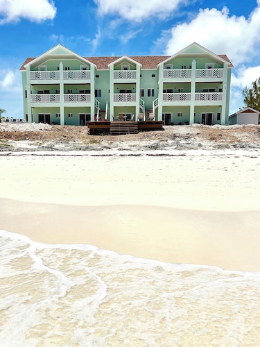 Berry Island Hotel Suites