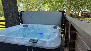 Baignoire à remous extérieure