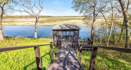 Lovely Cottage near Saugatuck - Water Views w/ Hot Tub & Sauna