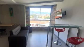 TV connectée de 40 pouces avec chaßnes par cùble