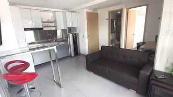 TV connectée de 40 pouces avec chaßnes par cùble