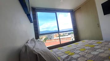 Coffres-forts dans les chambres, bureau, fer et planche Ă repasser