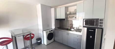 Standard Apartment, City View | Private kitchen