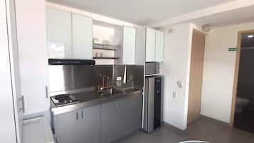 Mikrowelle, Herdplatte, Reiskocher, Grillplatte