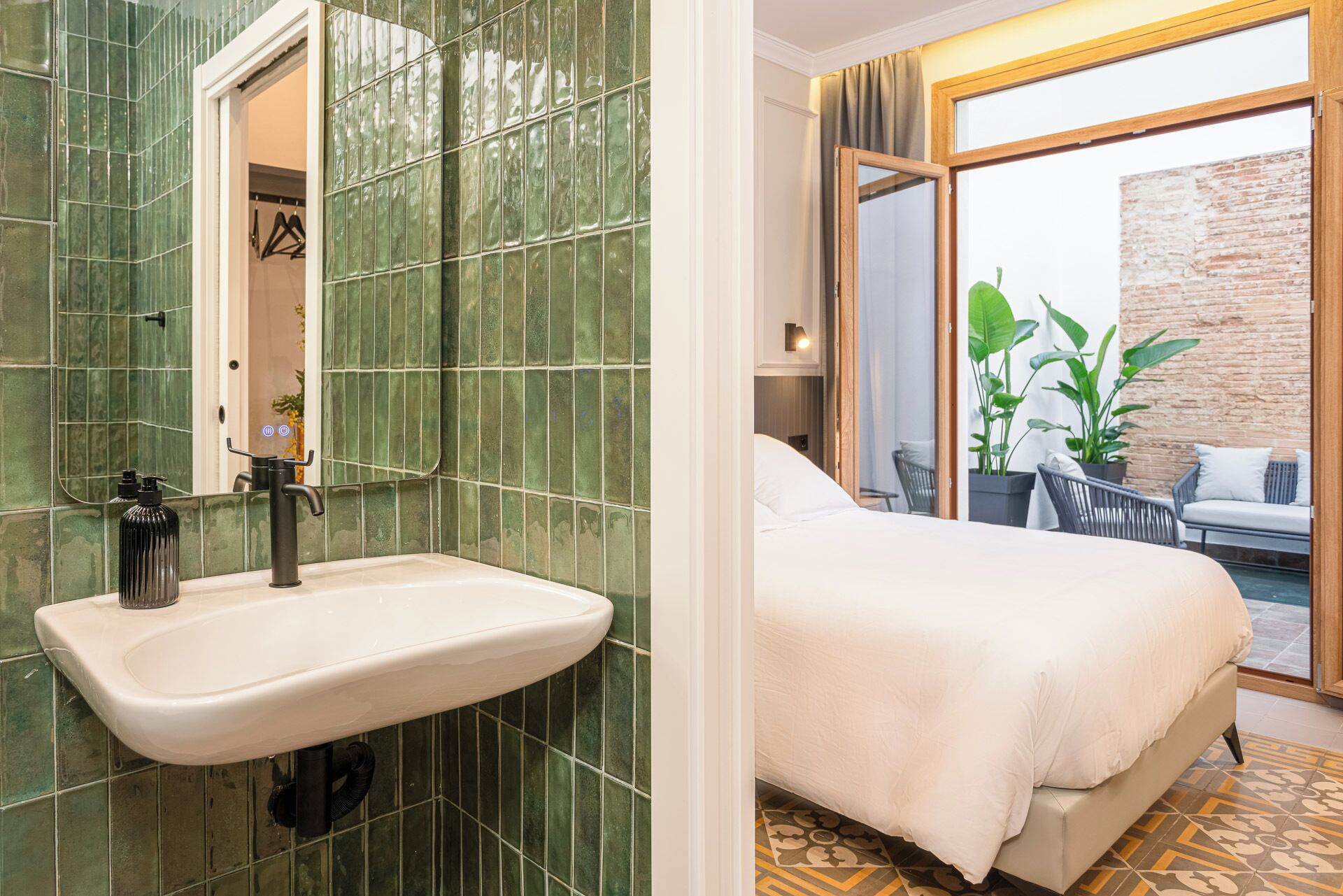 Quarto casal luxo, varanda, vista para o pátio | Banheiro