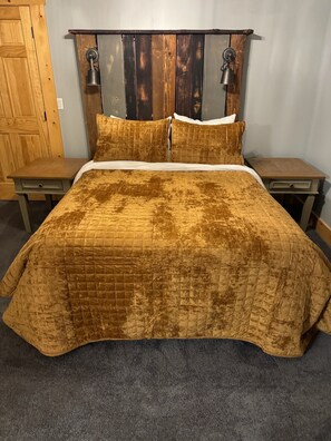 5 bedrooms, in-room safe, iron/ironing board, WiFi