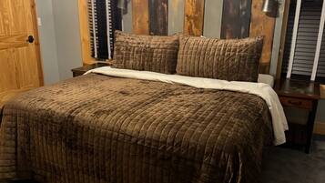 5 bedrooms, in-room safe, iron/ironing board, WiFi