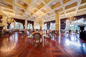 Restaurant - Hotel Regina (Wengen)