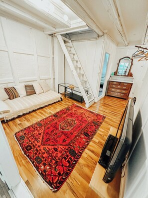 3 Schlafzimmer, Schreibtisch, Bügeleisen/Bügelbrett, Reisekinderbett