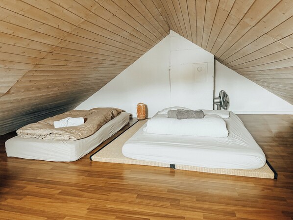 3 多间卧室、办公桌、熨斗/熨衣板、旅行婴儿床