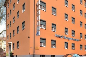 View from property - Tiptop Hotel Burgschmiet Garni (Nuremberg)