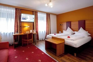 Cribs/infant beds - Tiptop Hotel Burgschmiet Garni (Nuremberg)